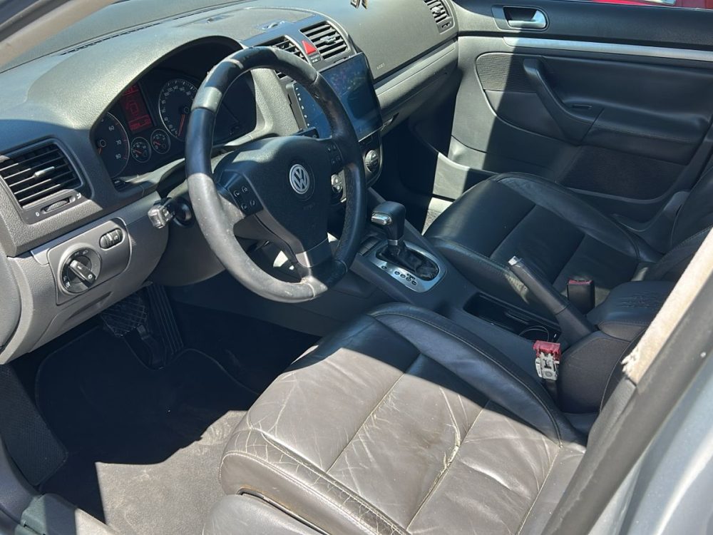 221a963d-69ed-48ce-bf65-aa0b450fb553-ee5fe4f3-755a-4757-9e94-703b0ea4dec6